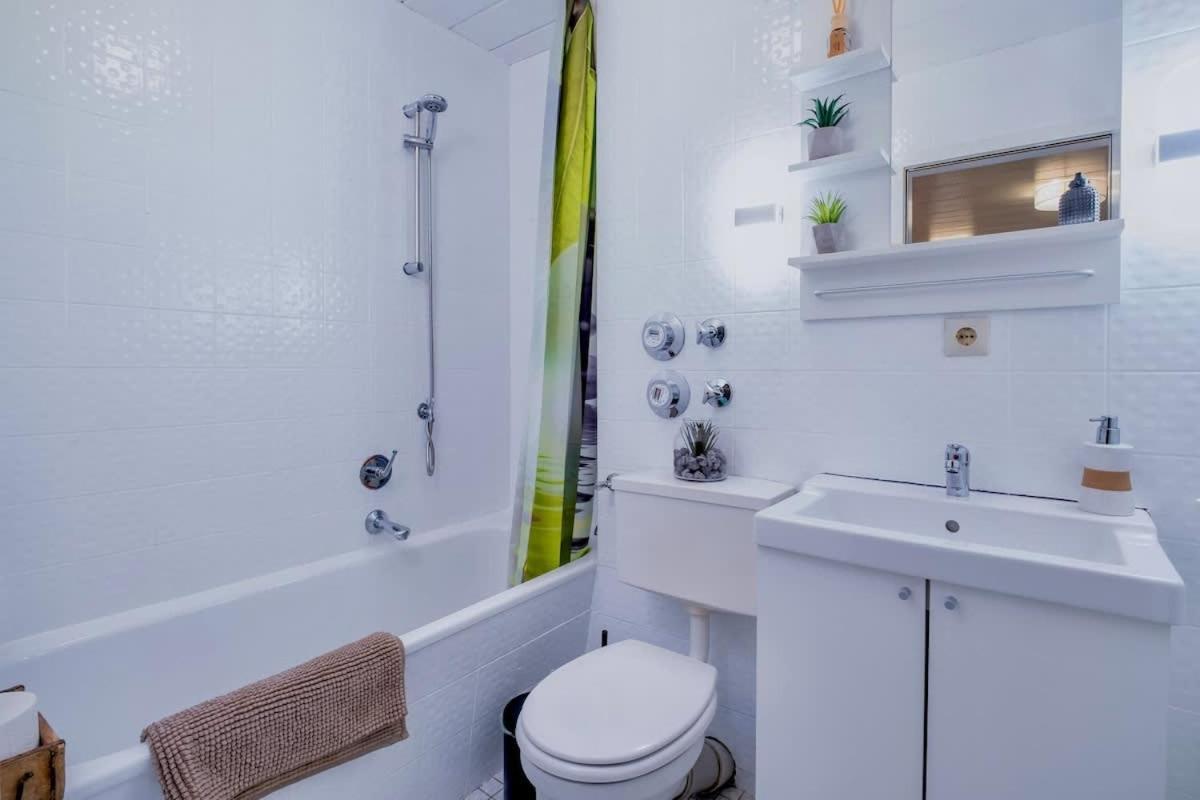 Relaxapartments Black Forest Nature Mit Beheiztem Indoor-Pool Und Sauna - Sonnenbalkon Mit Blick Ins Gruene, Schnelles Internet, Naehe Triberger Wasserfaelle, Fuer Bis Zu 2 Personen Schönwalde Exterior foto